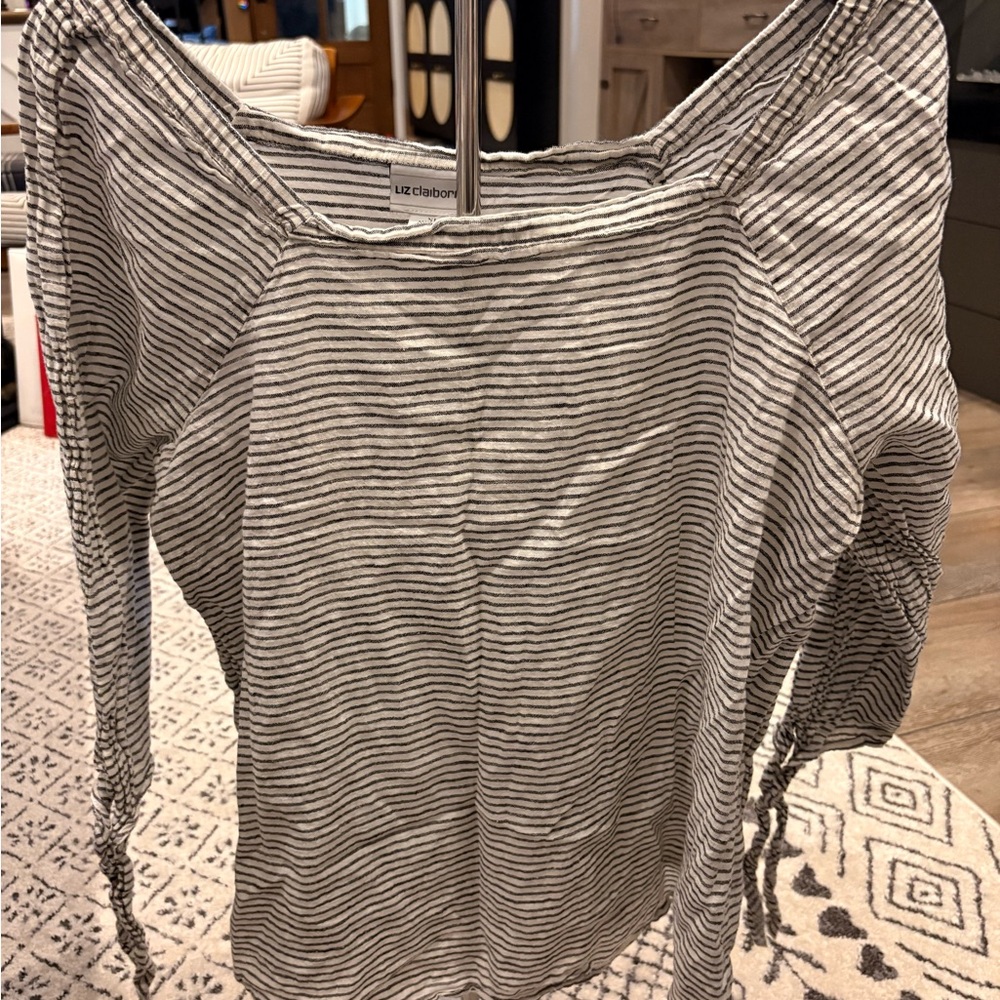 Liz Claiborne Black and White Linen Blend Top